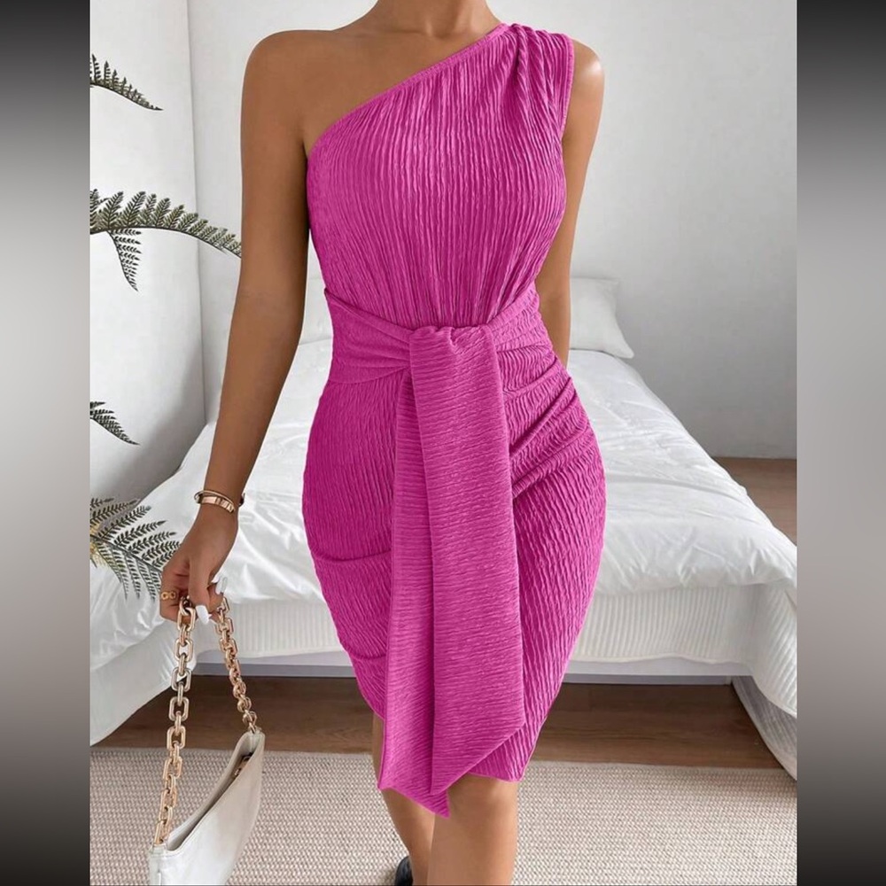 One shoulder front knot bodycon dress